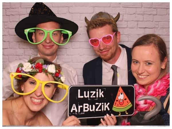 Fotobudka MediaBOX - Dworek na Błotach Fotobudka MediaBOX - Dworek na Błotach