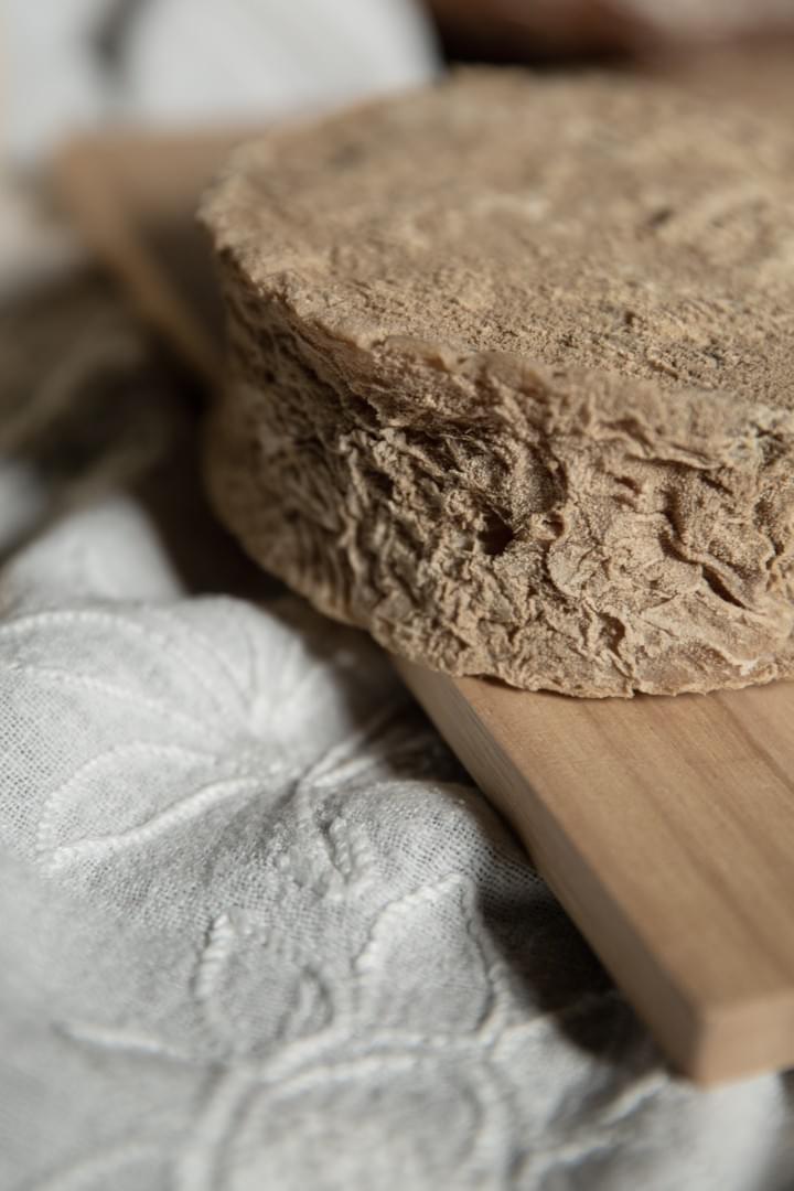 Brie biologique de la ferme Sainte Colombe au lait cru Brie biologique de la ferme Sainte Colombe au lait cru