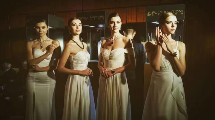 fashion show director hong kong furgala fashion week model choreographer dance  poly auction jewerly 時裝表演導演  fashion show director hong kong furgala fashion week model choreographer dance  poly auction jewerly 時裝表演導演