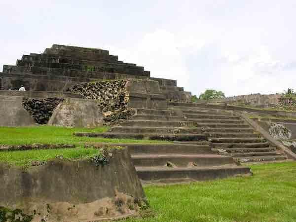 youngrobv-tazumal-elsalvador-flickr youngrobv-tazumal-elsalvador-flickr