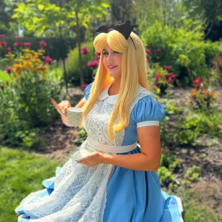 Alice In Wonderland Character Performer Kids Birthday Party in Edmonton Alice In Wonderland Character Performer Kids Birthday Party in Edmonton