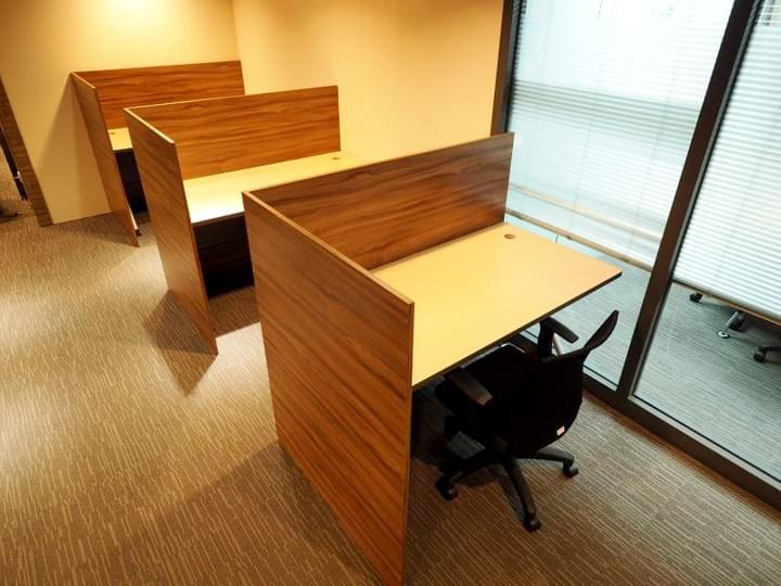 高雄一館辦公室固定座位 高雄一館辦公室固定座位