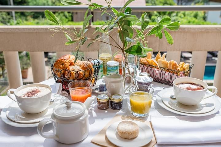 Hotel de charme ardèche Chambre-meublés-hebegement-luxe-paniers-petit-déjeuner-biologiques-Ardèche Hotel de charme ardèche Chambre-meublés-hebegement-luxe-paniers-petit-déjeuner-biologiques-Ardèche