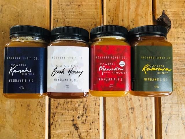 Kamahi, Bush, Manuka and Rewarewa jars of honey placed next to each other to show colour difference. Kamahi, Bush, Manuka and Rewarewa jars of honey placed next to each other to show colour difference.