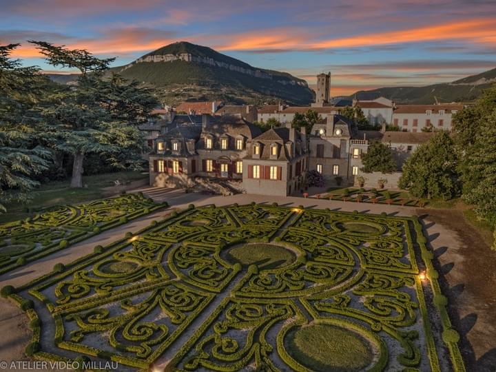 Château de Flaugergues, situé à Montpellier dans l'Hérault. Château de Flaugergues, situé à Montpellier dans l'Hérault.