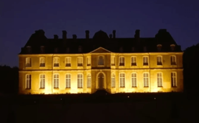 https://www.billetweb.fr/illuminations-cinematographiques-une-exploration-historique-au-chateau-de-berthenonville https://www.billetweb.fr/illuminations-cinematographiques-une-exploration-historique-au-chateau-de-berthenonville