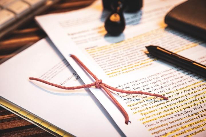 16本織のプラス製のつづりひもです。板目表紙等を使い、書類を綴じて収納・保管の際に使います。綴り紐としてスタンダードカラーの黒です、ハピラ つづりひも ロングタイプ|美謙株式会社 16本織のプラス製のつづりひもです。板目表紙等を使い、書類を綴じて収納・保管の際に使います。綴り紐としてスタンダードカラーの黒です、ハピラ つづりひも ロングタイプ|美謙株式会社