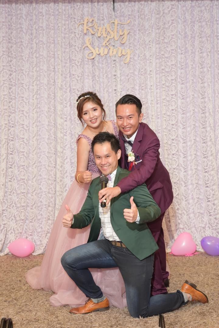 MC david played mini-games with wedding guests MC david played mini-games with wedding guests