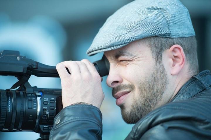 Karim realisateur et monteur vidéo confirmé qui a travaillé avec beaucoup de collectivités locales et d'associations Karim realisateur et monteur vidéo confirmé qui a travaillé avec beaucoup de collectivités locales et d'associations