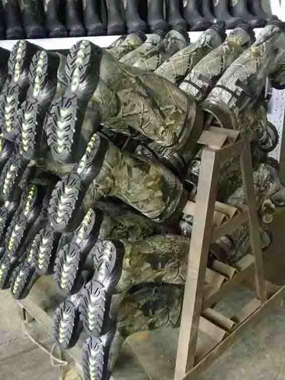 gumboots waiting for delasting gumboots waiting for delasting