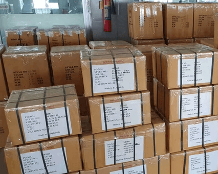 Packing and hand over goods Packing and hand over goods