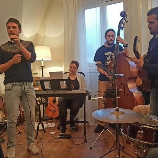 Claudia Rolando Singing Lessons Group Claudia Rolando Singing Lessons Group