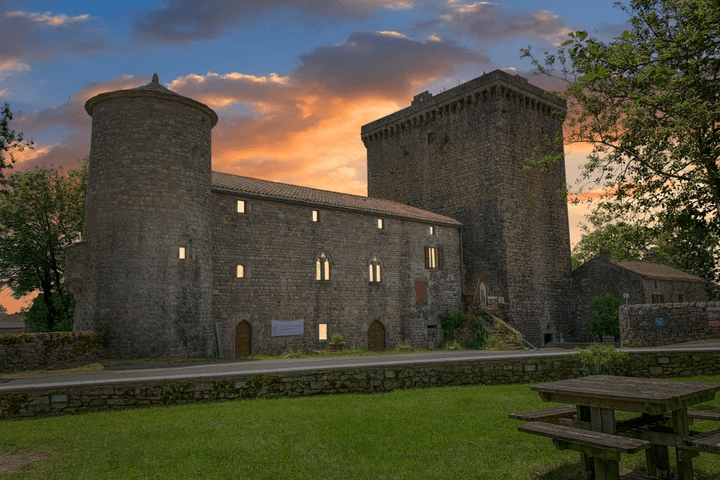 Château de Flaugergues, situé à Montpellier dans l'Hérault. Château de Flaugergues, situé à Montpellier dans l'Hérault.