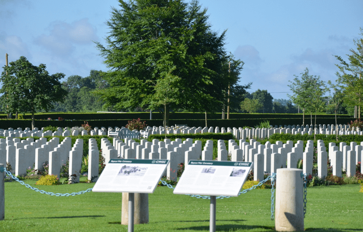 Cimetière Britannique Gite de charme bayeux Moulin de la Martinière Cimetière Britannique Gite de charme bayeux Moulin de la Martinière