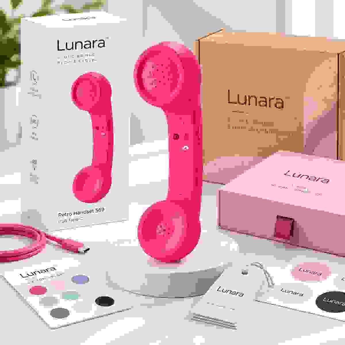 Hot pink Model 569 retro phone handset with custom branded packaging, color options and private-label materials for OEM ODM product brands. Hot pink Model 569 retro phone handset with custom branded packaging, color options and private-label materials for OEM ODM product brands.