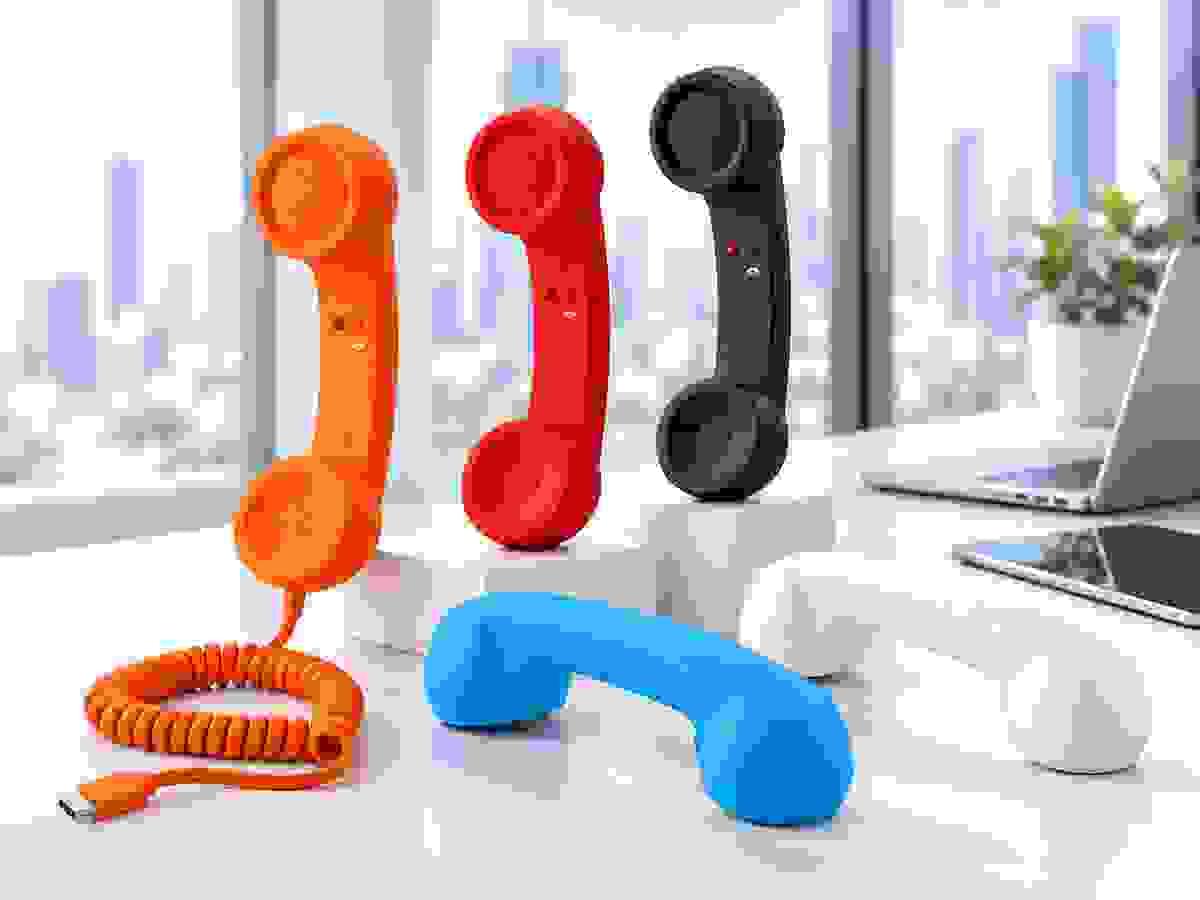 Colorful retro phone handsets displayed in a modern office workspace, featuring USB Type-C wired handset models for OEM, ODM and wholesale supply. Colorful retro phone handsets displayed in a modern office workspace, featuring USB Type-C wired handset models for OEM, ODM and wholesale supply.