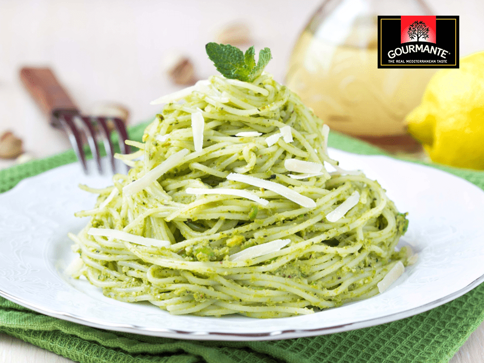 Gourmante Traditional Basil Pesto sauce with pasta Gourmante Traditional Basil Pesto sauce with pasta