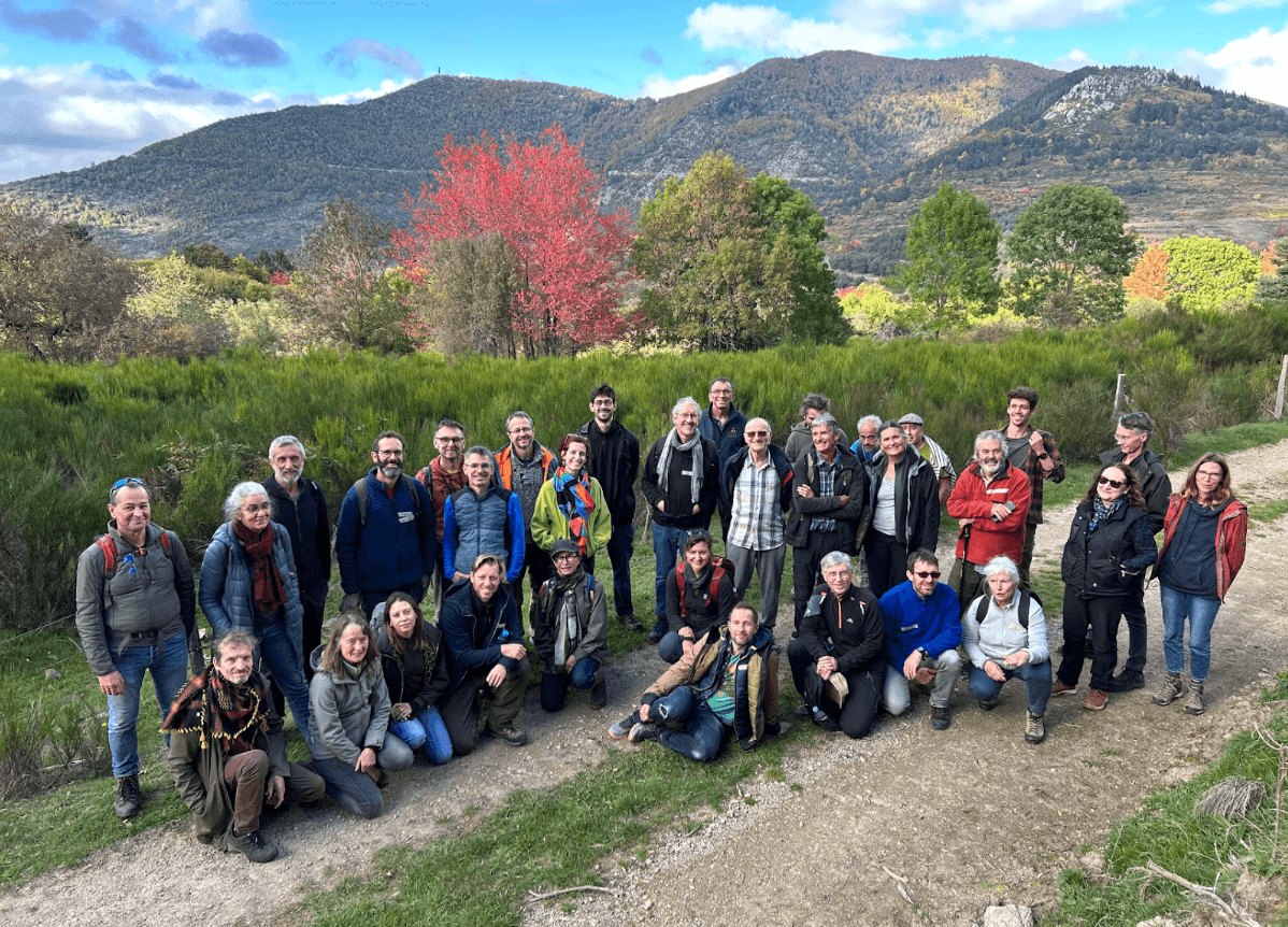 Photo de Groupe - Rencontres d'automne de Forêts Partagées 2025 Photo de Groupe - Rencontres d'automne de Forêts Partagées 2025