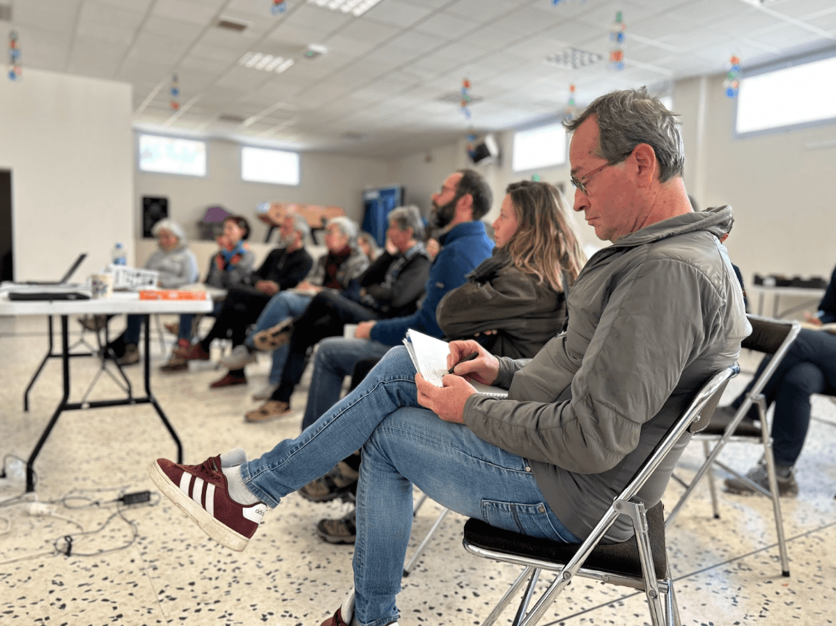 Des participants studieux - Rencontres d'automne de Forêts Partagées 2025 Des participants studieux - Rencontres d'automne de Forêts Partagées 2025