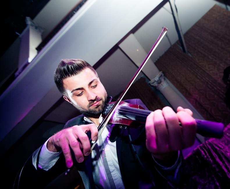 violinist-performing-at-wedding-in-philadephia-pa violinist-performing-at-wedding-in-philadephia-pa