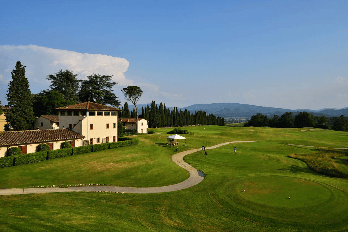 Poggio dei Medici Golf Club 佛羅倫斯近郊的高爾夫球場 Poggio dei Medici Golf Club 佛羅倫斯近郊的高爾夫球場