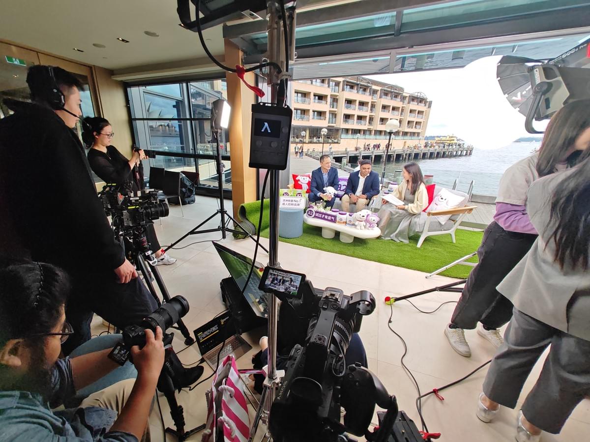 Live webcast shooting Live webcast shooting