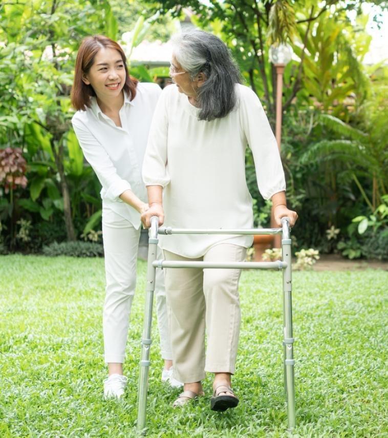 心照護的專業看護服務 心照護的專業看護服務