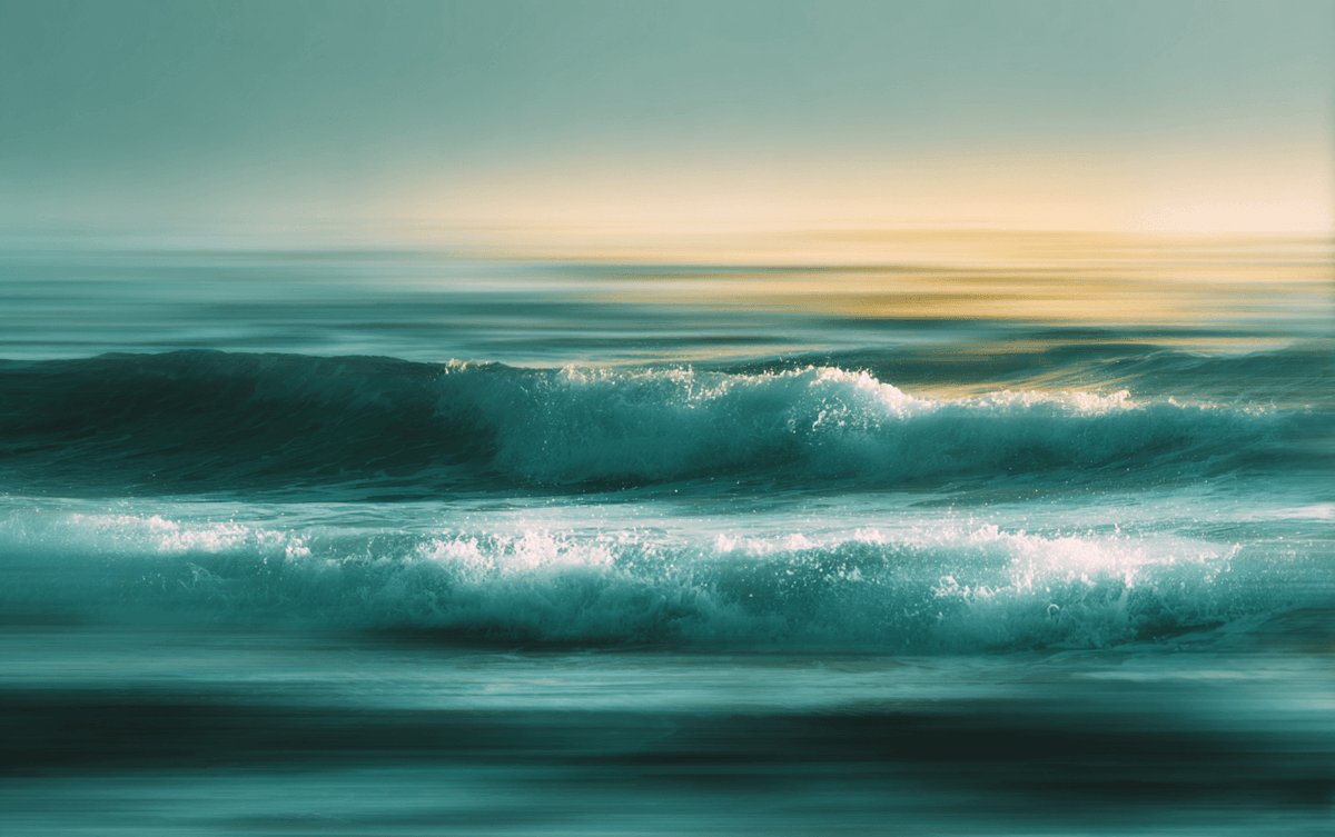 Soft blurred ocean waves symbolizing nervous system regulation through breathwork Soft blurred ocean waves symbolizing nervous system regulation through breathwork