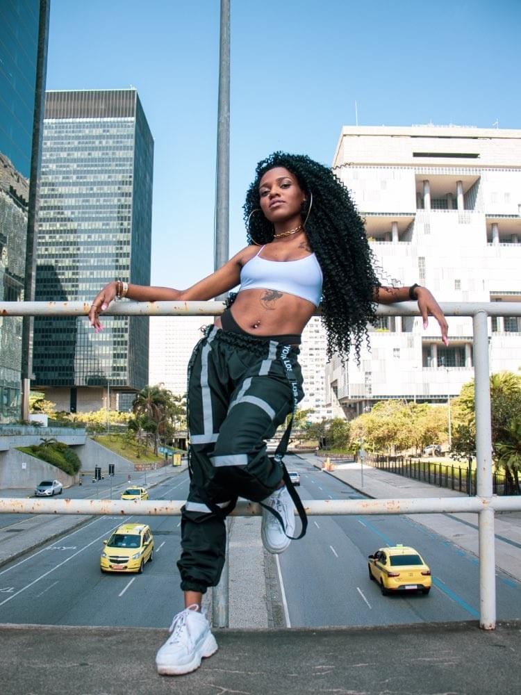 ikinya - Brazilian Singer Songwriter ikinya - Brazilian Singer Songwriter