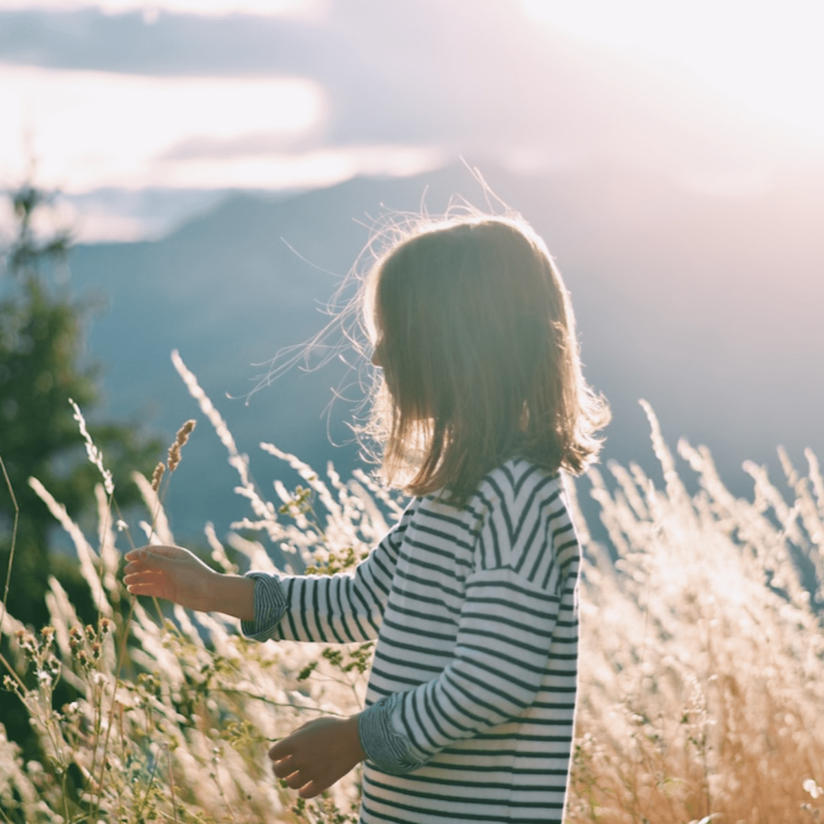 einfach Kind sein können, Ruhe finden, wieder zuhören und gut schlafen, in guter Beziehung mit den Eltern sein einfach Kind sein können, Ruhe finden, wieder zuhören und gut schlafen, in guter Beziehung mit den Eltern sein