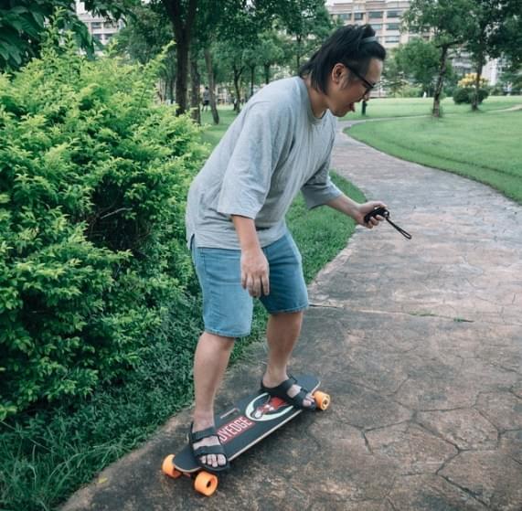 四輪滑板車 四輪滑板車