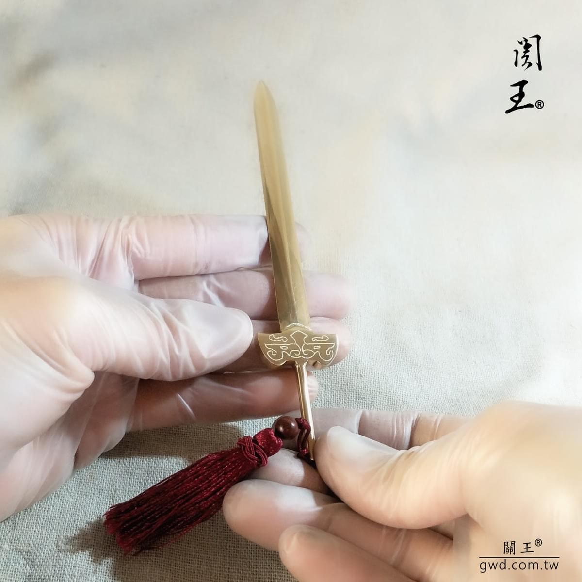 戰國龍紋銅劍、博物館銅器創作、九天玄女娘娘法器、神像拂塵訂做、古代軟兵器拂塵、王母娘娘拂塵、九天玄女娘娘雙寶劍、手工訂做神明七星劍、神像刀劍 戰國龍紋銅劍、博物館銅器創作、九天玄女娘娘法器、神像拂塵訂做、古代軟兵器拂塵、王母娘娘拂塵、九天玄女娘娘雙寶劍、手工訂做神明七星劍、神像刀劍