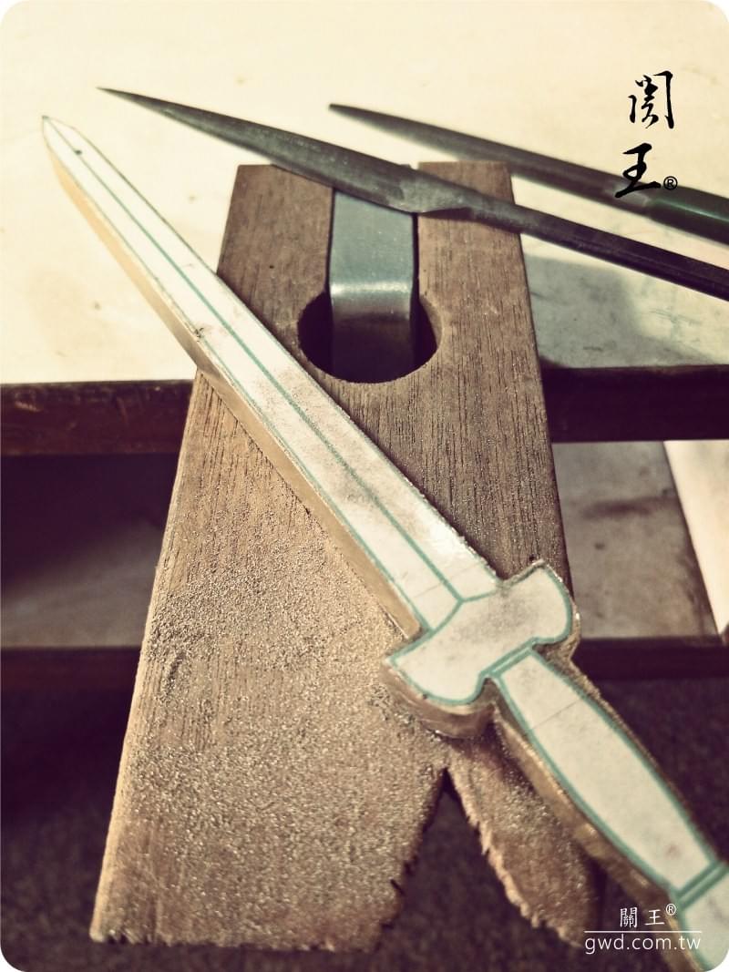 戰國雷龍紋銅劍、博物館銅器創作、九天玄女娘娘法器、神像拂塵訂做、古代軟兵器拂塵、王母娘娘拂塵、九天玄女娘娘雙寶劍、手工訂做神明七星劍、神像刀劍 戰國雷龍紋銅劍、博物館銅器創作、九天玄女娘娘法器、神像拂塵訂做、古代軟兵器拂塵、王母娘娘拂塵、九天玄女娘娘雙寶劍、手工訂做神明七星劍、神像刀劍