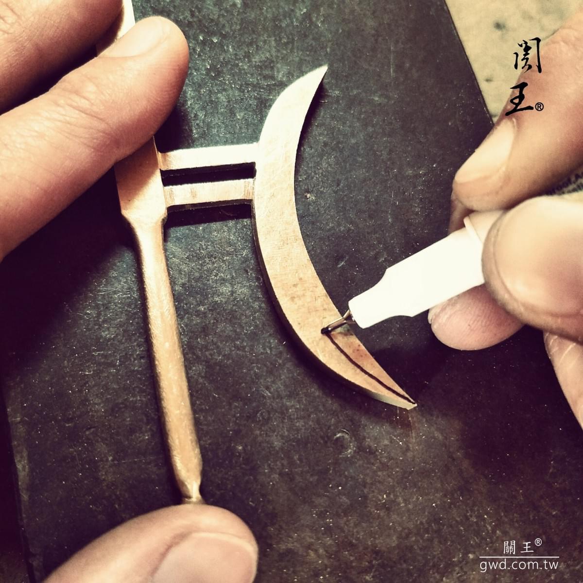 博物館銅器訂做,金吒木吒哪吒太子爺手工兵器,二元帥護手金銅鈎,中壇元帥太子爺,火尖槍乾坤圈,台灣手工火尖槍,護手吳鈎刀劍,三太子槍圈,三太子聖誔千秋,神明生日供品,三太子槍圈訂做,神明古兵器,敬天禮器,神明武器,神明兵器,博物館銅器典藏,金銀銅太子槍圈環,古兵器雙鈎,木吒太子神像雕刻 博物館銅器訂做,金吒木吒哪吒太子爺手工兵器,二元帥護手金銅鈎,中壇元帥太子爺,火尖槍乾坤圈,台灣手工火尖槍,護手吳鈎刀劍,三太子槍圈,三太子聖誔千秋,神明生日供品,三太子槍圈訂做,神明古兵器,敬天禮器,神明武器,神明兵器,博物館銅器典藏,金銀銅太子槍圈環,古兵器雙鈎,木吒太子神像雕刻