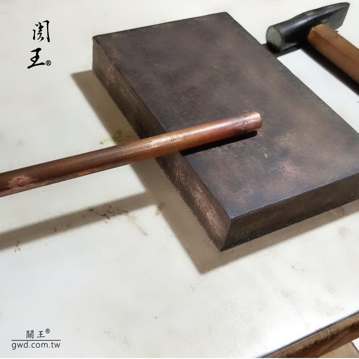 博物館銅器,齊天大聖金箍棒,大聖爺金箍棒,神像棍棒訂做,神尊銅棒,手工神像配件,神像雕刻社,神明神仙法器,神明武器,手工神器,敬天禮器,手工古兵器,神像開光,法器開光,定海神針,金箍棒製作,金箍棒購買 博物館銅器,齊天大聖金箍棒,大聖爺金箍棒,神像棍棒訂做,神尊銅棒,手工神像配件,神像雕刻社,神明神仙法器,神明武器,手工神器,敬天禮器,手工古兵器,神像開光,法器開光,定海神針,金箍棒製作,金箍棒購買