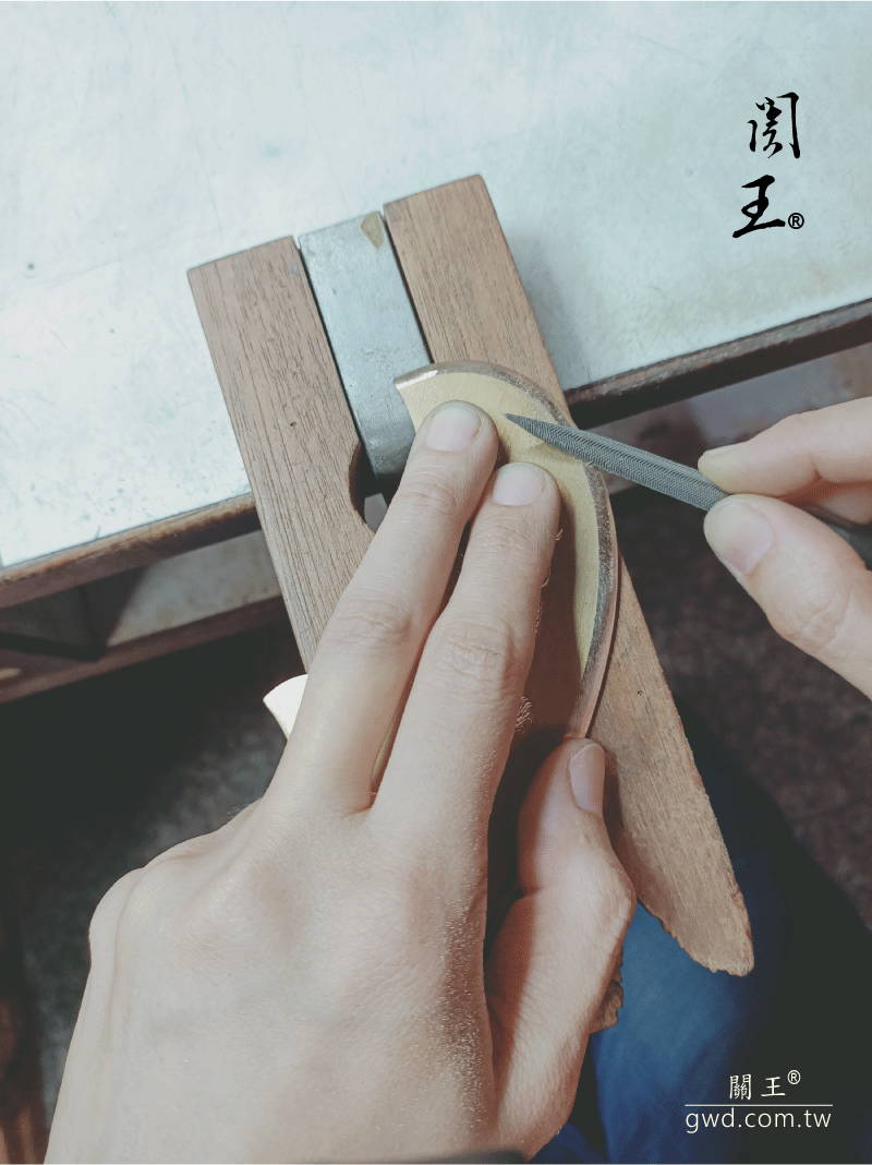 典藏款作品 《 關王刀》,博物館銅器,關聖帝君聖誔,神明生日禮物,,神像兵器,古兵器訂做,關公關刀,青龍偃月刀,伽藍菩薩供品,神明法器,神明武器,關刀,關帝爺關刀, 金銅銀關刀訂做,神像關刀,一尺三神像關刀,一尺六神像關刀,2尺2神像關刀,二尺關王刀,神明聖誔生日禮物 典藏款作品 《 關王刀》,博物館銅器,關聖帝君聖誔,神明生日禮物,,神像兵器,古兵器訂做,關公關刀,青龍偃月刀,伽藍菩薩供品,神明法器,神明武器,關刀,關帝爺關刀, 金銅銀關刀訂做,神像關刀,一尺三神像關刀,一尺六神像關刀,2尺2神像關刀,二尺關王刀,神明聖誔生日禮物