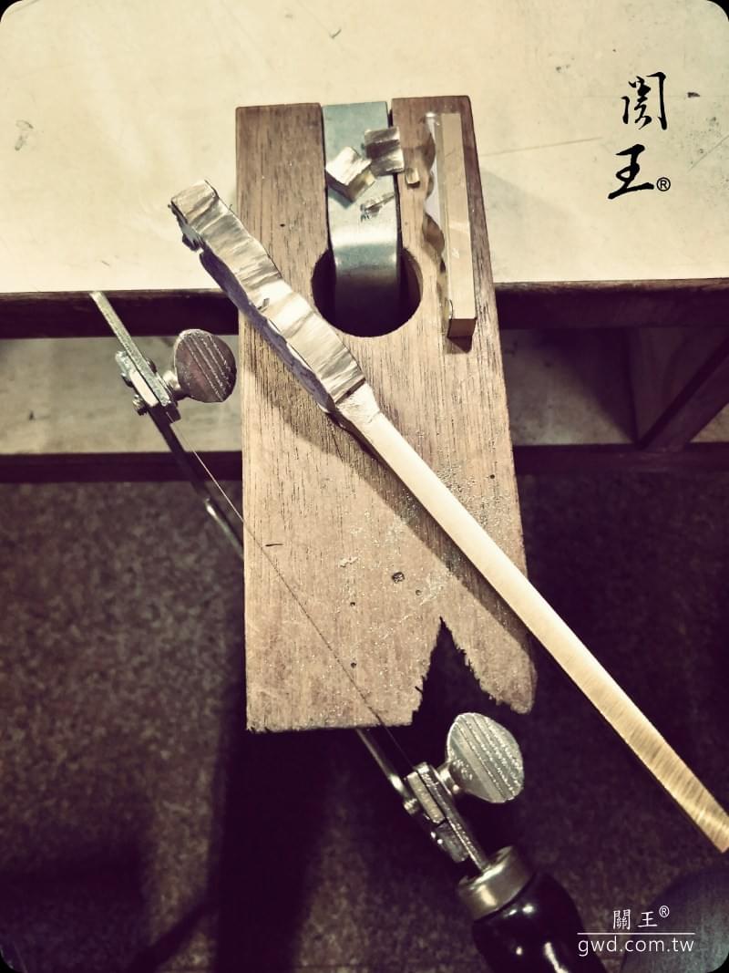 祥龍托天銅拂塵、博物館銅器創作、九天玄女娘娘法器、神像拂塵訂做、古代軟兵器拂塵、王母娘娘拂塵、馬尾拂塵、九天玄女娘娘雙寶劍、太上道祖拂塵佛塵、手工佛塵定製、道家拂塵 祥龍托天銅拂塵、博物館銅器創作、九天玄女娘娘法器、神像拂塵訂做、古代軟兵器拂塵、王母娘娘拂塵、馬尾拂塵、九天玄女娘娘雙寶劍、太上道祖拂塵佛塵、手工佛塵定製、道家拂塵