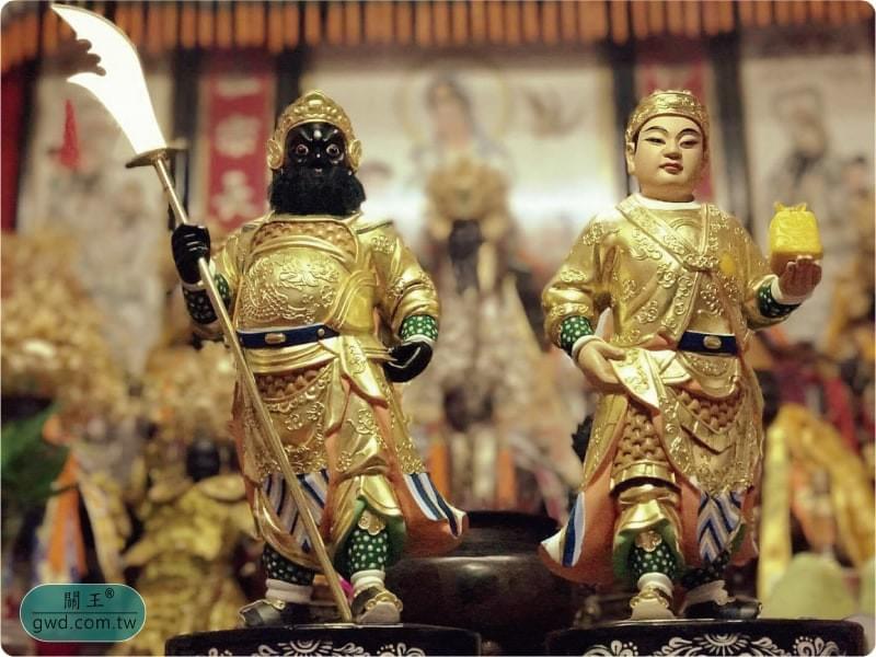 博物館銅器關聖帝君聖誔,神明生日禮物,1尺3神像兵器,古兵器訂做,1尺6關公關刀,青龍偃月刀,伽藍菩薩供品,2尺2神明法器,神明武器,護身關刀,小關刀,關刀項鍊,關刀哪裡買 博物館銅器關聖帝君聖誔,神明生日禮物,1尺3神像兵器,古兵器訂做,1尺6關公關刀,青龍偃月刀,伽藍菩薩供品,2尺2神明法器,神明武器,護身關刀,小關刀,關刀項鍊,關刀哪裡買