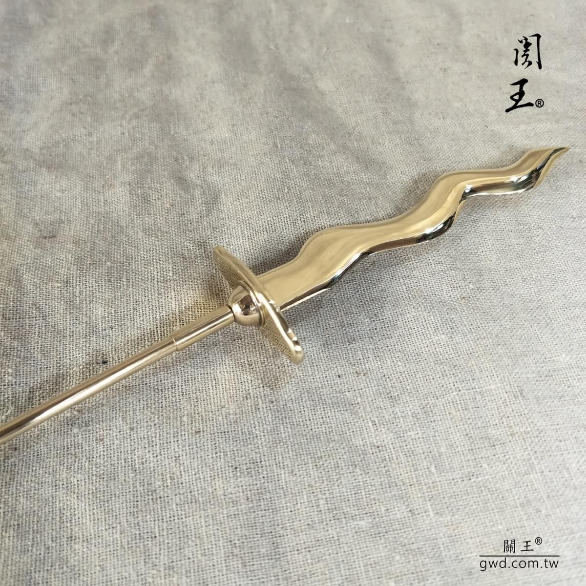 中壇元帥太子爺,火尖槍乾坤圈,台灣手工火尖槍,三太子槍圈,三太子聖誔千秋,神明生日供品,三太子槍圈訂做,神明古兵器,敬天禮器,神明武器,神明兵器,博物館銅器典藏,金銀銅太子槍圈環,台南新營太子宮 中壇元帥太子爺,火尖槍乾坤圈,台灣手工火尖槍,三太子槍圈,三太子聖誔千秋,神明生日供品,三太子槍圈訂做,神明古兵器,敬天禮器,神明武器,神明兵器,博物館銅器典藏,金銀銅太子槍圈環,台南新營太子宮