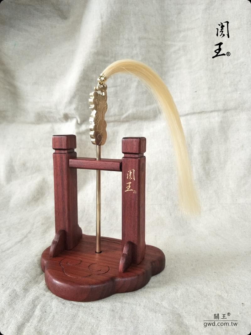 祥龍托天銅拂塵、博物館銅器創作、九天玄女娘娘法器、神像拂塵訂做、古代軟兵器拂塵、王母娘娘拂塵、馬尾拂塵、九天玄女娘娘雙寶劍、太上道祖拂塵佛塵、手工佛塵定製、道家拂塵 祥龍托天銅拂塵、博物館銅器創作、九天玄女娘娘法器、神像拂塵訂做、古代軟兵器拂塵、王母娘娘拂塵、馬尾拂塵、九天玄女娘娘雙寶劍、太上道祖拂塵佛塵、手工佛塵定製、道家拂塵