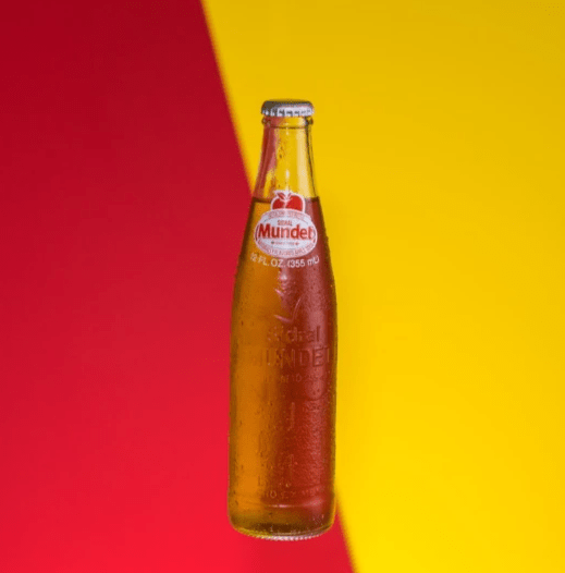 carbonated drinks or fizzy drinks contain dissolved carbon dioxide in carbonateed water. carbonated drinks or fizzy drinks contain dissolved carbon dioxide in carbonateed water.