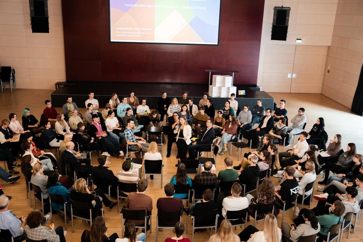 Earth Talks Styria am 30.10.2024 an der FH JOANNEUM Earth Talks Styria am 30.10.2024 an der FH JOANNEUM