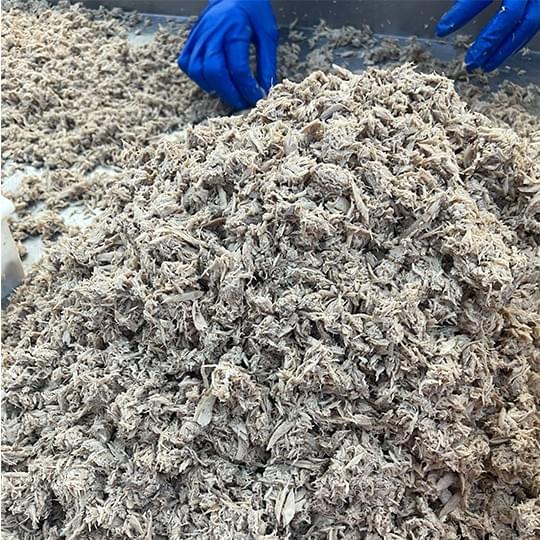 Our custom tuna canning services allow you to create your own brand of canned tuna, tailored to your specifications and packaging preferences. Custom Tuna Canning Services What We Do 我们是金枪鱼冻煮鱼柳供应商同时给客户提供金枪鱼罐头代加工服务 Our custom tuna canning services allow you to create your own brand of canned tuna, tailored to your specifications and packaging preferences. Custom Tuna Canning Services What We Do 我们是金枪鱼冻煮鱼柳供应商同时给客户提供金枪鱼罐头代加工服务