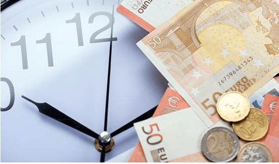 Horloge et billets  Horloge et billets