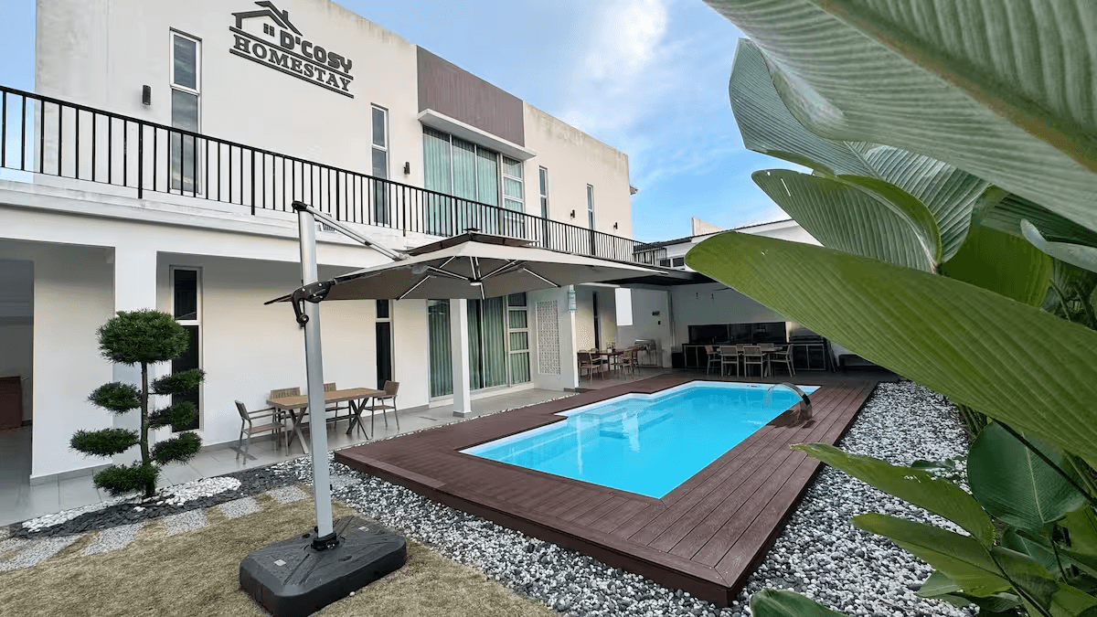 The COOZY 4BR Pool Retreat The COOZY 4BR Pool Retreat