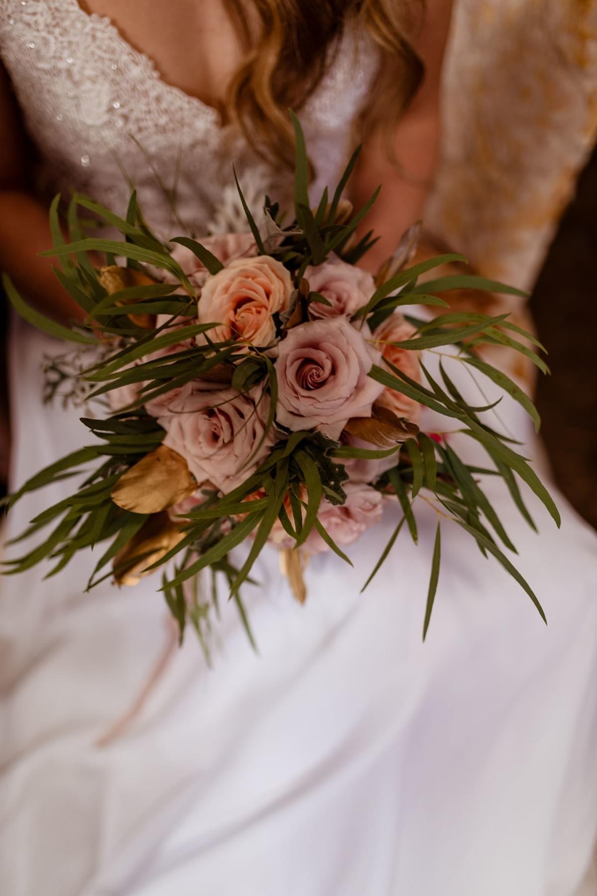 rose bouquet, feathers, autumn rose bouquet, feathers, autumn