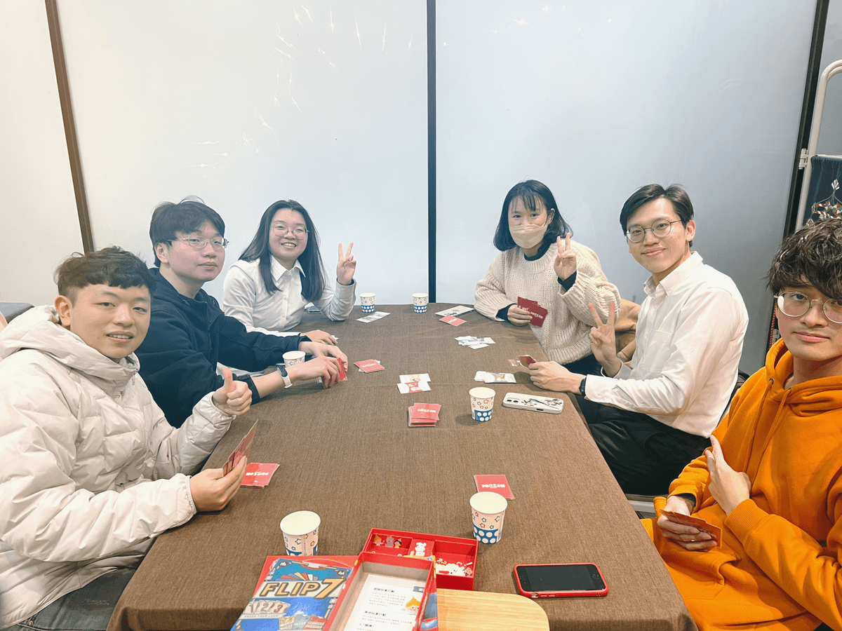 【活動回顧】2026解憂桌遊堂|在快速世代裡,為什麼還需要一張桌子?|解憂桌遊堂|台北|桌遊|療寮生活館 【活動回顧】2026解憂桌遊堂|在快速世代裡,為什麼還需要一張桌子?|解憂桌遊堂|台北|桌遊|療寮生活館