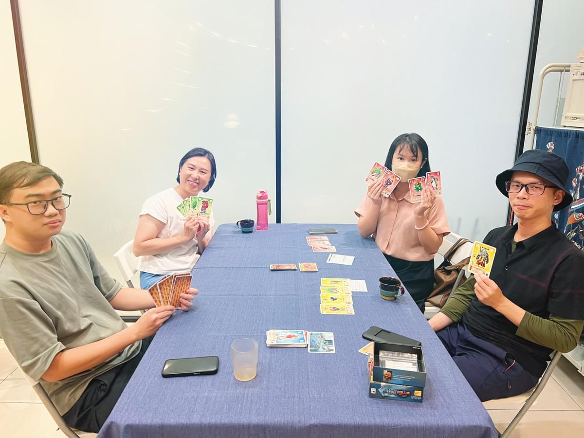 【活動回顧】9/12《解憂桌遊堂》:開箱《萬獸酒吧2》、《競數連鎖》|2025 台灣新銳桌遊博覽會!解憂桌遊堂|台北|桌遊|療寮生活館 【活動回顧】9/12《解憂桌遊堂》:開箱《萬獸酒吧2》、《競數連鎖》|2025 台灣新銳桌遊博覽會!解憂桌遊堂|台北|桌遊|療寮生活館