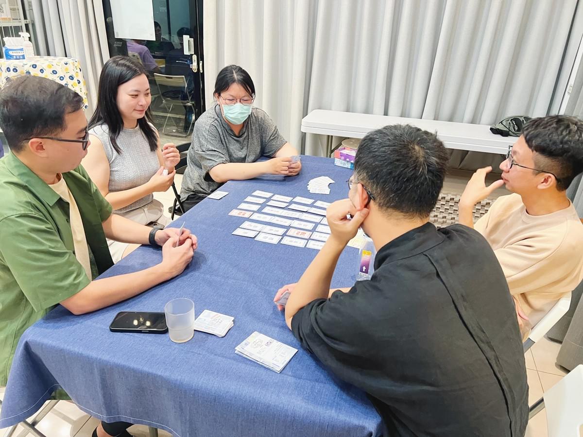 【活動回顧】10/10 解憂桌遊堂:跨文化交流的一夜!?首次開箱《大家一起 Making BL》|解憂桌遊堂|台北|桌遊|療寮生活館 【活動回顧】10/10 解憂桌遊堂:跨文化交流的一夜!?首次開箱《大家一起 Making BL》|解憂桌遊堂|台北|桌遊|療寮生活館