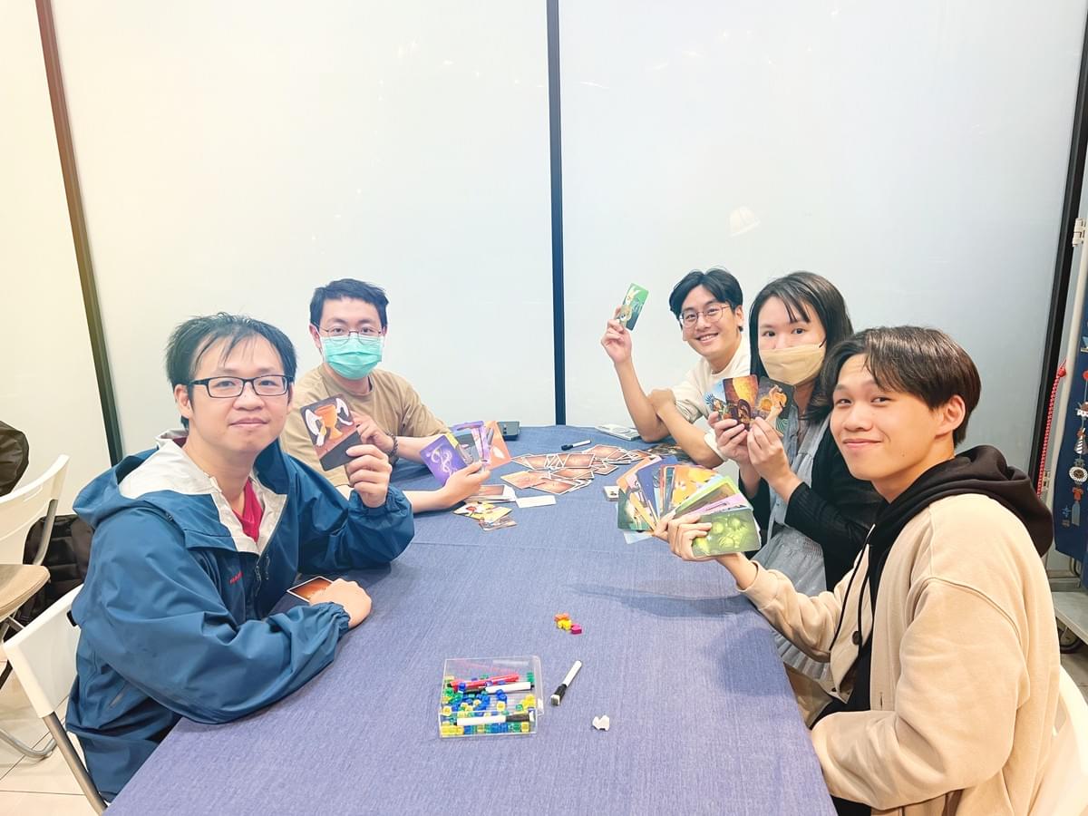 【活動回顧】10/31 萬聖節特別場|全新特調:長島冰茶 Cocktail 🥃 微醺桌遊夜|解憂桌遊堂|台北|桌遊|療寮生活館 【活動回顧】10/31 萬聖節特別場|全新特調:長島冰茶 Cocktail 🥃 微醺桌遊夜|解憂桌遊堂|台北|桌遊|療寮生活館